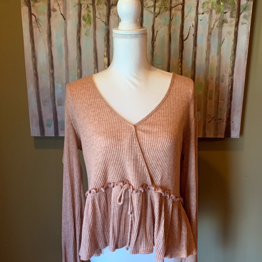Peach Love California NWOT Lrg Top